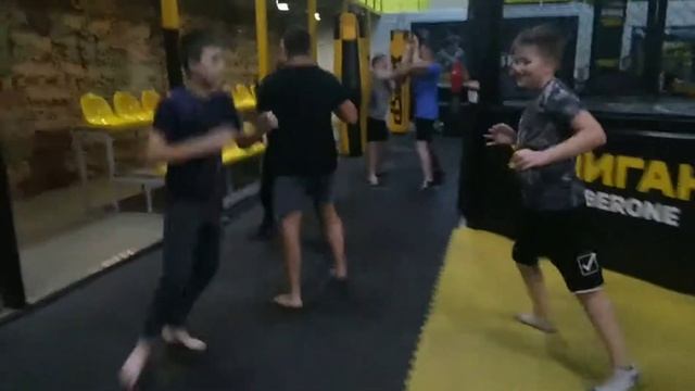 Маркин. Д.Н.Тула. Клуб ХУЛИГАН. Вечерняя группа с 17.00 до 23.00 # 21 сентября 2018 г. смотреть онлайн