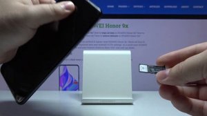 How to Insert SD and SIM Cards to Honor 9X - Extend Devices Memory