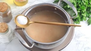 Пшеничная каша на воде в кастрюле