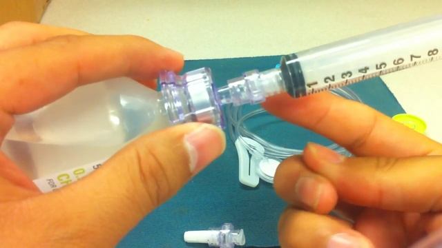 Q-Syte vial access adapter смотреть онлайн