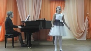 муз. А.Рыбникова, сл. Ю.Ким  «Песенка Красной Шапочки » из к/ф «Про Красную Шапочку»,