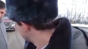 Ловят на трассе!!!!!! переодетых гаишников. смотреть всем до конца. беспредел