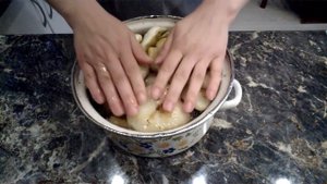 Маслята Как чистить грибы. Как заготовить на зиму. Лесные грибы.