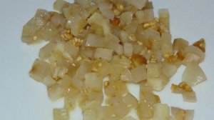 Зимний салат с зеленым квашенным помидором