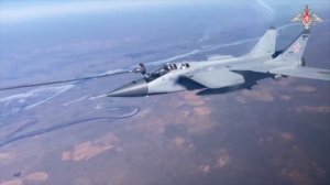 Плановый полет МиГ-31 с авиационным комплексом «Кинжал»