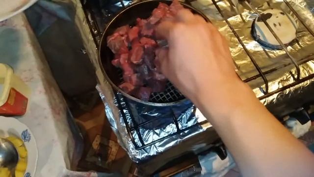 Говядина с картофелем в горшочках