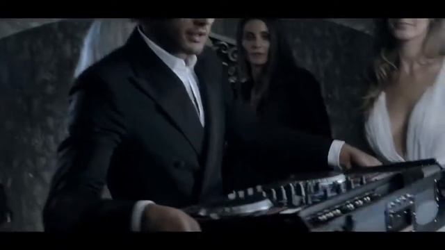 Парфюмерный бренд Carolina Herrera Rosé смотреть онлайн