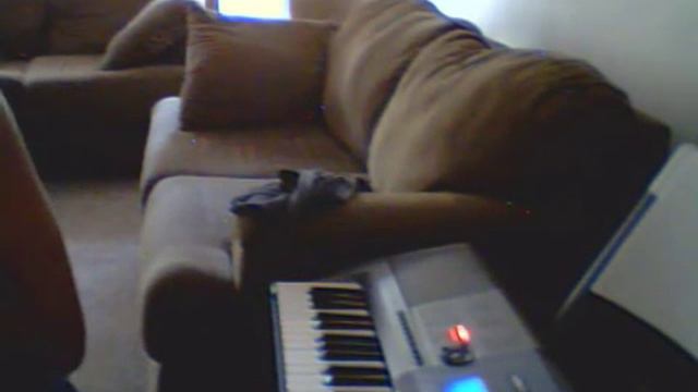 Khayen yakhora with PSR-403 yamaha keyboard смотреть онлайн