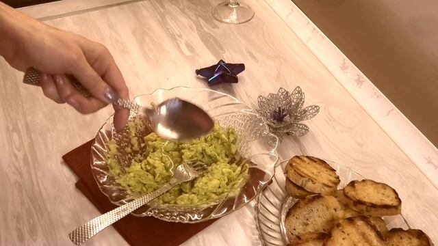 Гренки с авокадо-минутная новогодняя закуска смотреть онлайн