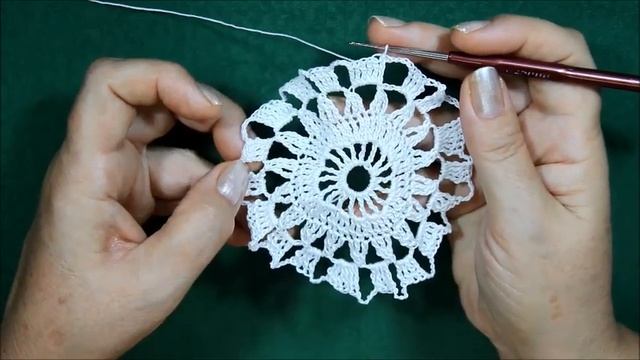 АЖУРНАЯ САЛФЕТКА "СНЕЖИНКА" КРЮЧКОМ.