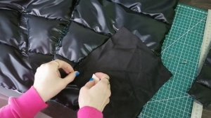 Прорезной карман с листочкой для лоскутного пуховика.