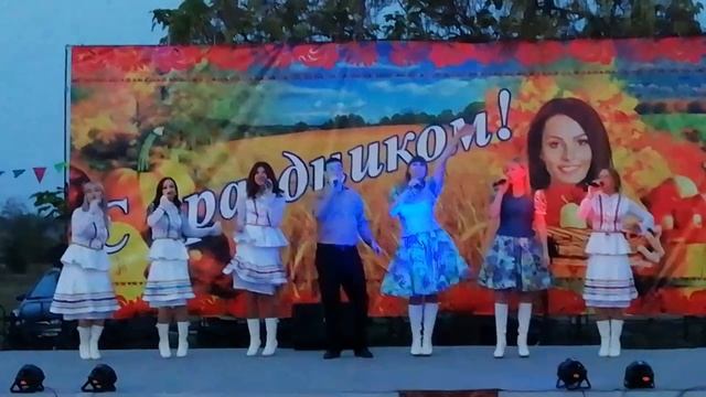 Концертная программа в п. Двуречье Ростовской обл. (Вокальные группы "Южный ветер" и "Улыбка") смотреть онлайн