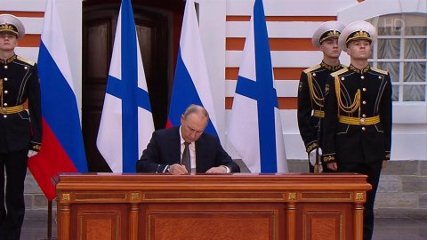 Президент подписал указы об утверждении Морской доктрины РФ и Корабельного устава ВМФ