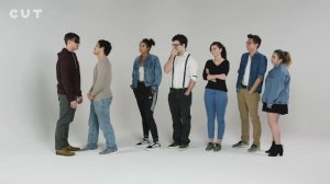 Люди Целуются С Незнакомцами — Кто Лучше?