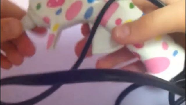 Обзор на мою канцелярию||карандаши клей 2 вида клеевой пистолет ручки скотчи смотреть онлайн