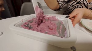 Мороженное дома за 5 минут. Справится даже ребенок! Плита для мороженного в домашних условиях!