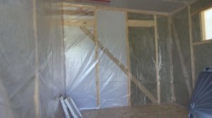 Стала заниматься внутренней отделкой душевой и туалета на даче.