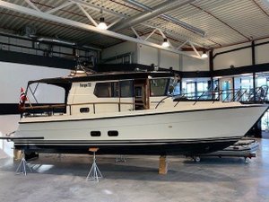 Botnia Targa 32 обзор катера на воде