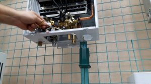 Снимаем водно-газовый узел с газовой колонки. How to remove a water-gas unit from gas water heater?