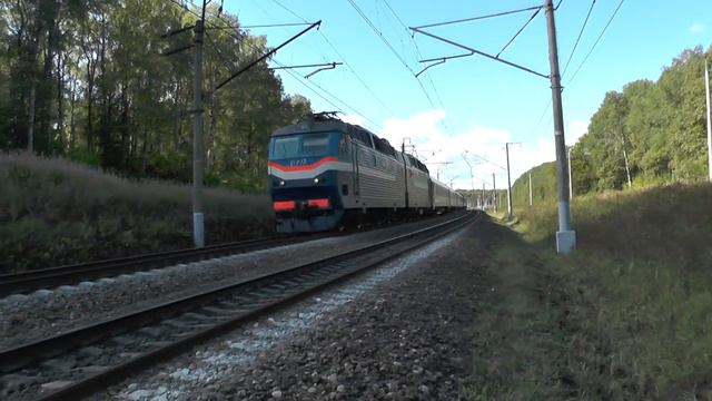 Электровоз ЧС7-021 с фирменным поездом "Полонез" смотреть онлайн