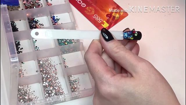 Елочные игрушки , новогодний дизайн ногтей . Стразы смотреть онлайн