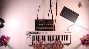 Korg Volca Fm Unboxing Demo Review Jam | The Portable Yamaha Dx7 | Noisy Machines (2020)