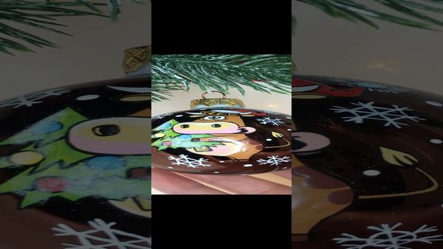 Арт. М13  Шар с ручной росписью 65 мм «Бычок с ёлочкой»