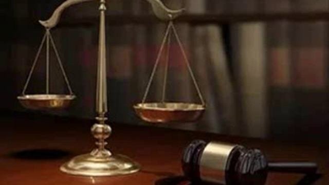 Превышение должностных полномочий судьей