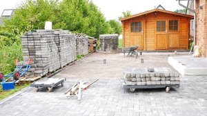 Как кладут и как делают тротуарную плитку или брусчатку в Германии.