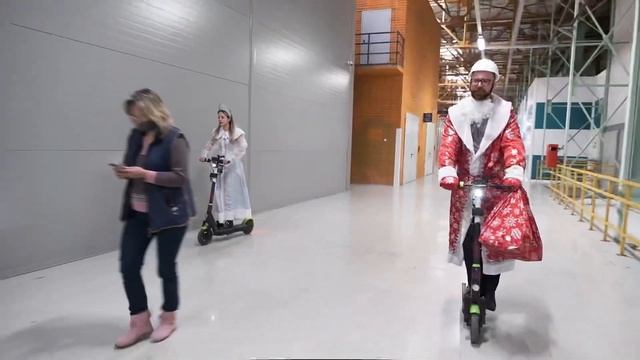 Дедушка Мороз посетил ОЭЗ "Технополис Москва" в свой день рождения ?? смотреть онлайн