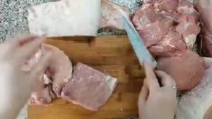 От чего такие пышные и нежные котлеты...?Разделка свиного окорока