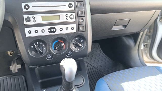 SEAT FIESTA 1.4. 80 cv. 2004. INTERIOR смотреть онлайн