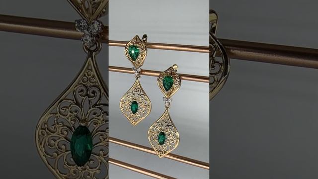 Выбрать роскошное украшение, как изюминку вашего образа - серьги с изумрудами однозначно подойдут!?