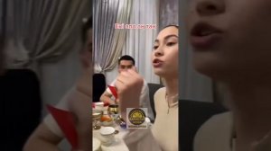 Классно поёт