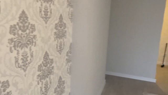 РЕМОНТ В ТРЁШКЕ часть 7 ?ЗАКОНЧИЛИ ОСНОВНУЮ ЧАСТЬ? КОГДА ПЕРЕЕЗД? ? положили полы / закончили обои✅ смотреть онлайн