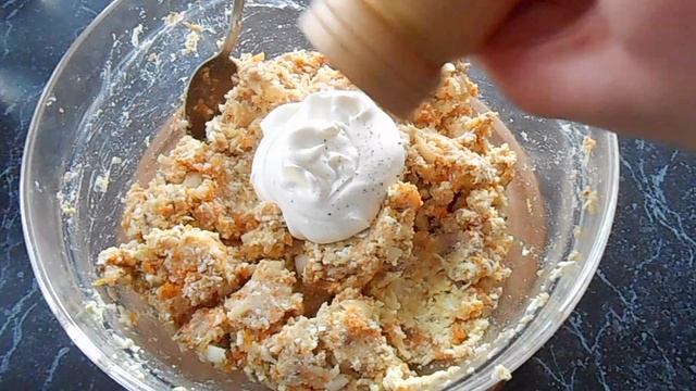 Новогодний салат "Кролик". Салат с овощами и рыбными консервами.