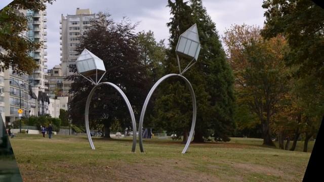 Самые необычные и странные скульптуры и памятники мира... смотреть онлайн