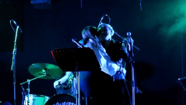 Теона Дольникова и Карина Адегамова – Кукушка (Кино) смотреть онлайн