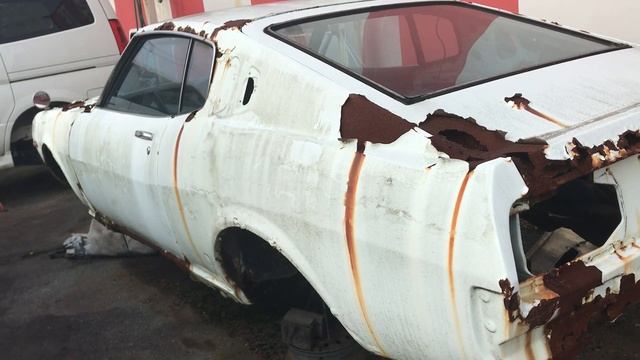 Eight years ago... Nissan Cedric SGL-E Hardtop (C-331), Celica 2000GT (RA35), Mazda Roadpacer смотреть онлайн