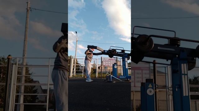 приседания на уличных тренажерах для укрепления ног при рс вес 4по10кг +2 по 2,5кг и + сам тренажер смотреть онлайн