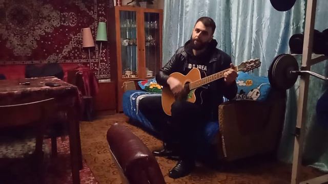 Василий исполняет христианскую песню Осень 🍁 . смотреть онлайн