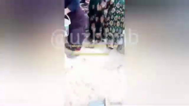 В Кашкадарьинской области женщины устроили драку из-за нехватки питьевой воды. Инцидент случился 12 смотреть онлайн
