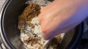 Француз Жульен готовит луковый суп для Дмитрия Зелепукина