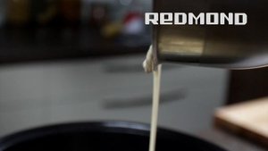 Шарлотка с яблоками, видео рецепт для аэрогриля REDMOND RAG-241 #4