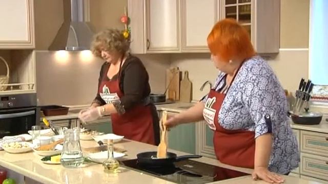 Food-talk шоу “ГастрономЪ” (Галина Цыганкова .Кутабы и слойки с ветчиной и сыром ) (РИА Биробиджан) смотреть онлайн