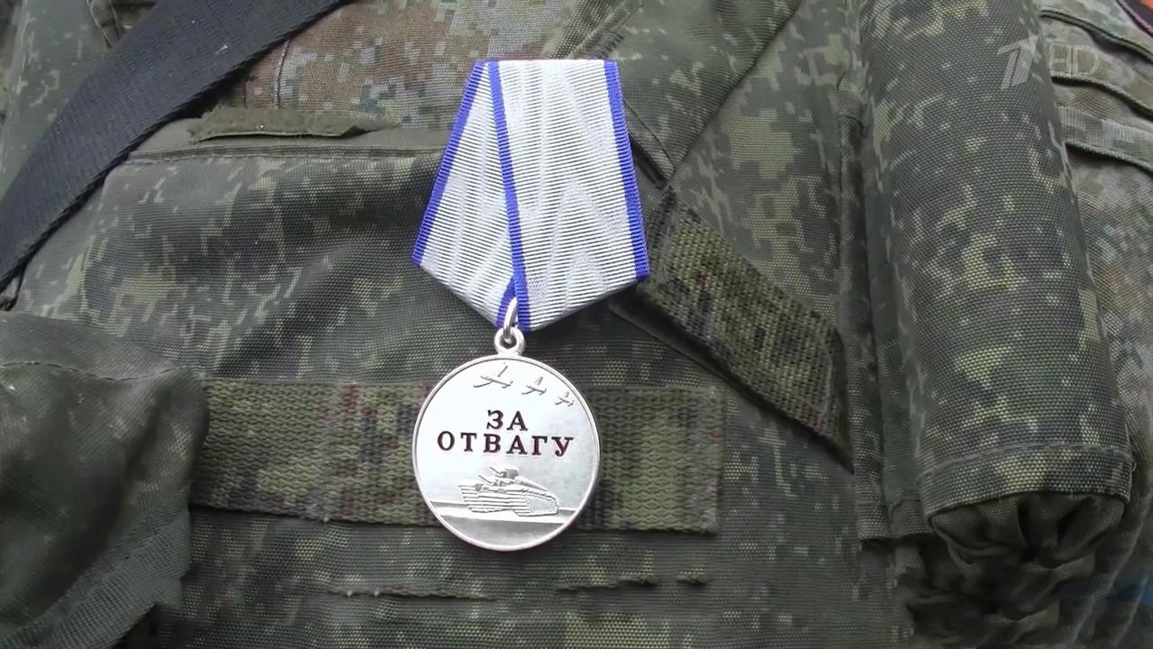 Российских десантников, которые проявили героизм и... спецоперации на Украине, отметили госнаградами