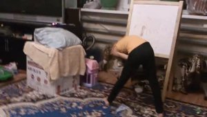 Понятно почему кошак в тапки гадит