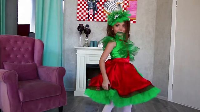Костюм Ёлочная игрушка для девочки смотреть онлайн