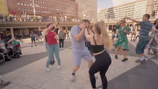 Stockholm, Sweden Bachata (La Bachata) смотреть онлайн