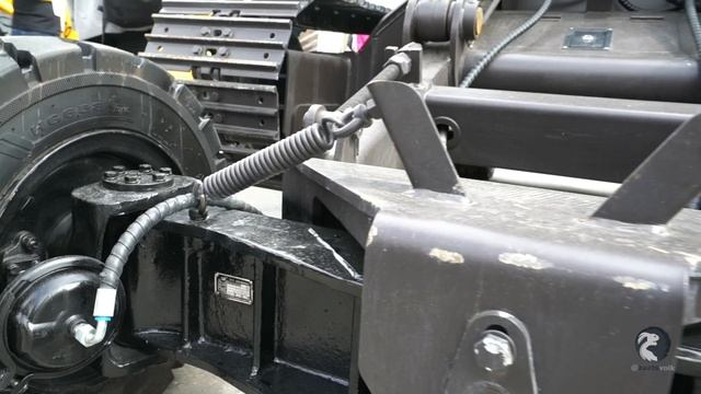 Удивил КОЛЕСНО-ГУСЕНИЧНЫЙ экскаватор от HZM. Такого не видел у JCB, Cat, Volvo. Спецтехника из Кита